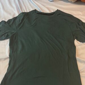 Lululemon license to train tee shirt